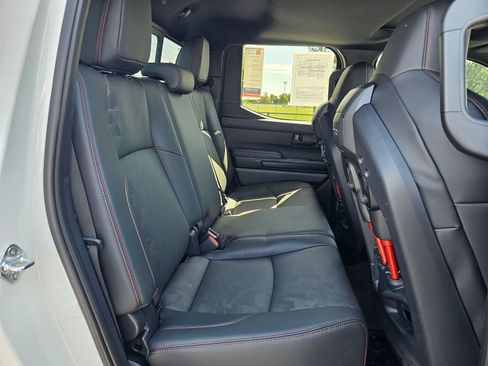 Used 2025 Toyota Tacoma TRD Pro AWD/4WD image 43