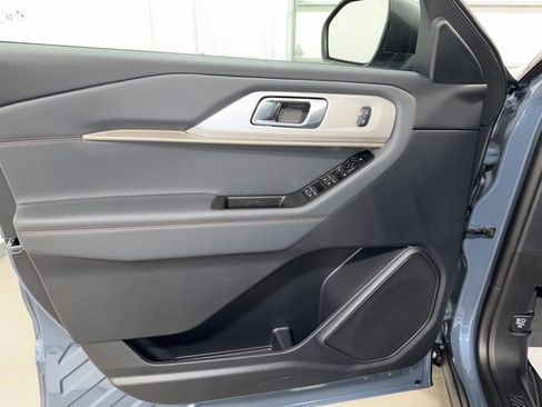 New 2026 Ford Explorer Active w/ Active Comfort Package image 10