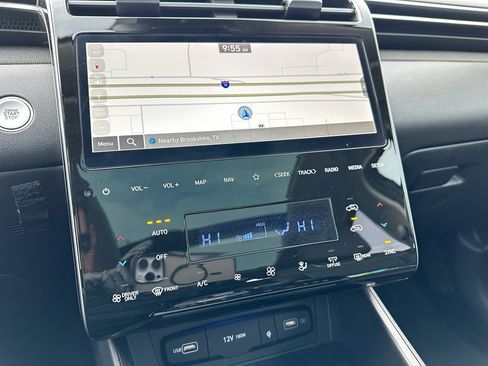 Used 2024 Hyundai Tucson Limited image 24