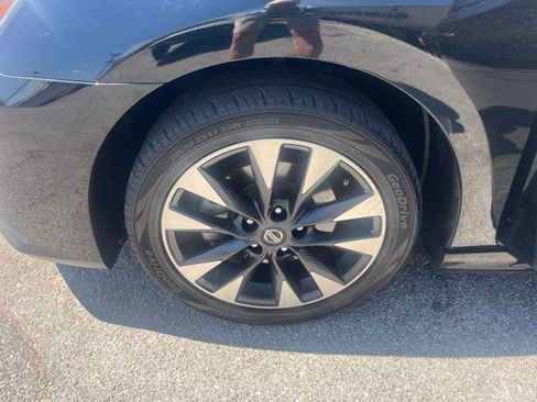 Used 2019 Nissan Sentra SR Turbo FWD image 11
