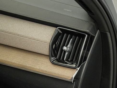 Certified 2026 Volvo XC90 B6 Plus AWD/4WD image 16