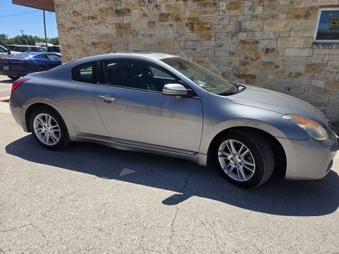Used 2008 Nissan Altima 3.5 SE w/ Premium Pkg image 10