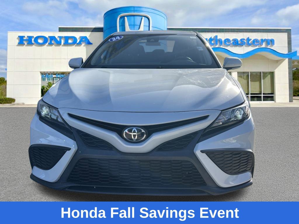 Used 2024 Toyota Camry SE FWD image 2