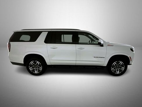 Certified 2025 Chevrolet Suburban Z71 image 4