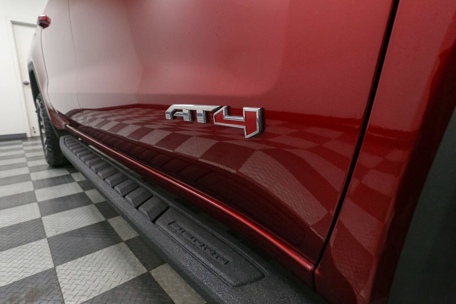 Used 2022 GMC Sierra 1500 AT4 w/ AT4 Premium Package AWD/4WD image 8
