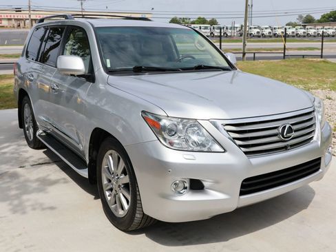 Used 2011 Lexus LX 570 4WD image 11