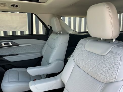 New 2026 Ford Explorer Platinum w/ LUX Leather Package AWD/4WD image 21