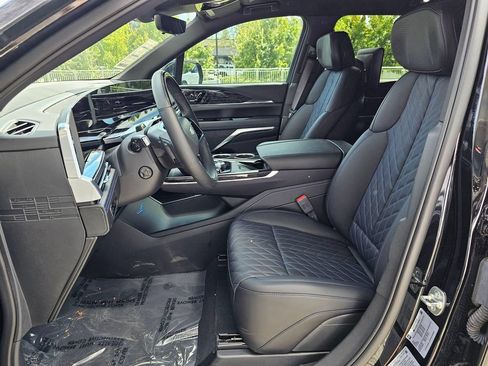 Used 2026 Cadillac Escalade IQL Luxury AWD/4WD image 23
