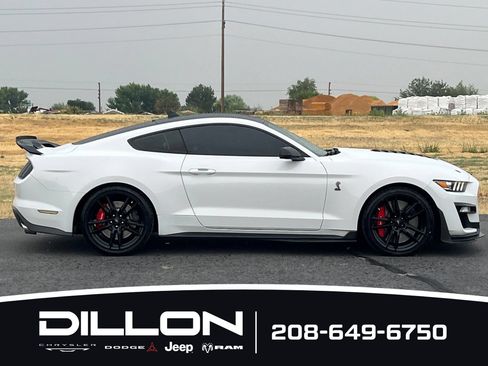 Used 2020 Ford Mustang Shelby GT500 w/ Technology Package RWD image 3
