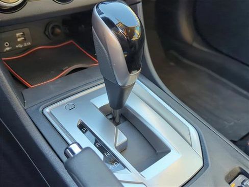 Used 2021 Subaru Crosstrek 2.0i Premium w/ Moonroof Package image 18