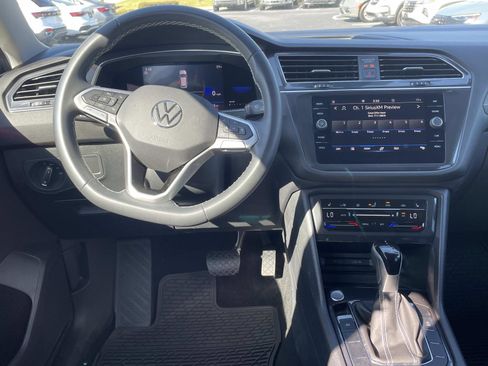 Certified 2023 Volkswagen Tiguan SE image 14
