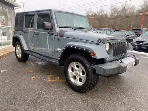 Used 2014 Jeep Wrangler Unlimited Sahara w/ Connectivity Group image 3