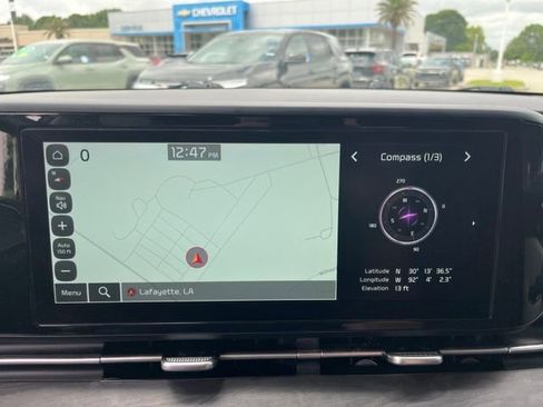 Used 2024 Kia Carnival EX FWD image 18