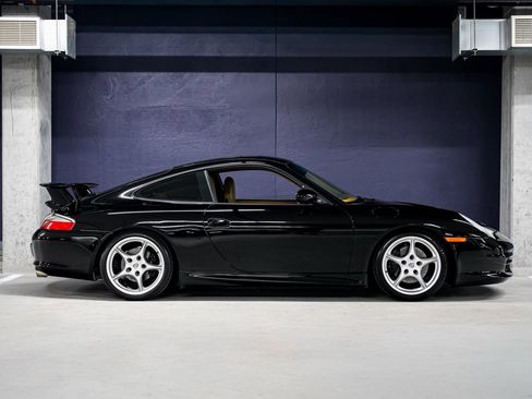 Used 2003 Porsche 911 Carrera 4S AWD/4WD image 2