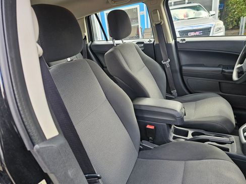 Used 2011 Dodge Caliber Mainstreet FWD image 12