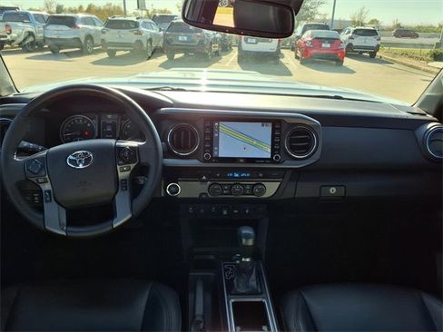 Used 2021 Toyota Tacoma TRD Sport image 5