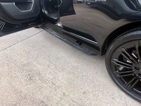 Used 2025 Land Rover Range Rover Long Wheelbase SE image 10