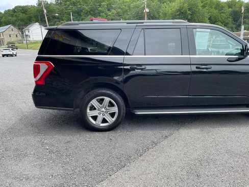 Used 2018 Ford Expedition Max XLT w/ Equipment Group 202A AWD/4WD image 8