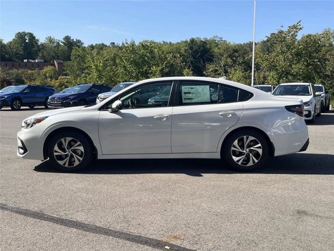 Used 2025 Subaru Legacy Premium AWD/4WD image 2