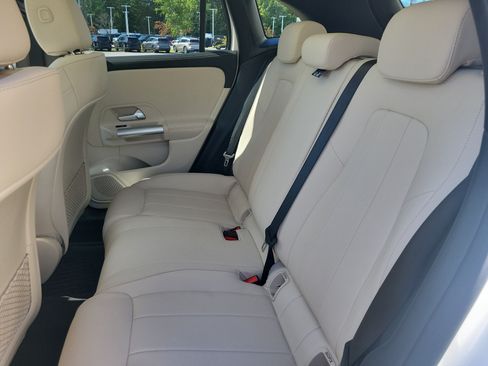 Used 2023 Mercedes-Benz GLA 250 4MATIC image 29