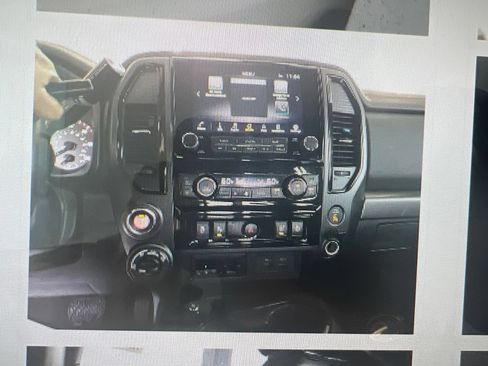 Used 2023 Nissan Titan PRO-4X w/ Pro-4x Convenience Package AWD/4WD image 4