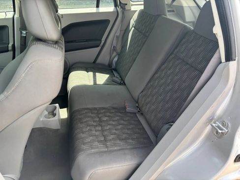Used 2007 Dodge Caliber SXT w/ Driver Convenience Group FWD image 19