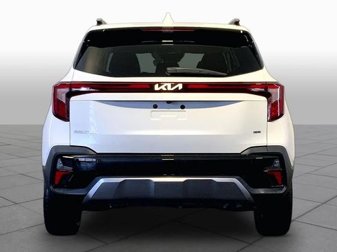 Used 2024 Kia Seltos EX AWD/4WD image 5