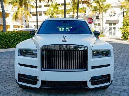 Used 2023 Rolls-Royce Cullinan Black Badge w/ Driver's Package image 2