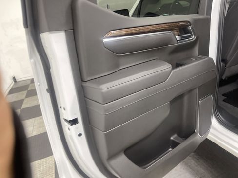 Used 2025 GMC Sierra 1500 Elevation image 15