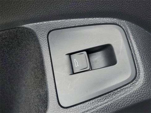 Certified 2024 Volkswagen Tiguan SE R-Line image 32