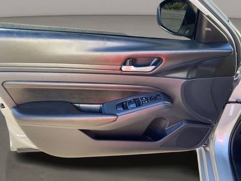 Used 2021 Nissan Altima 2.5 SR image 16