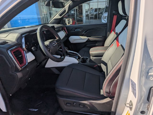 Used 2026 GMC Canyon AT4X w/ LPO, Black Badging Package AWD/4WD image 16