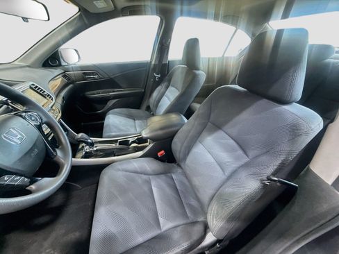 Used 2017 Honda Accord EX image 12