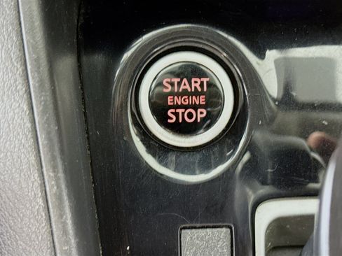 Used 2021 Nissan Versa SV image 21