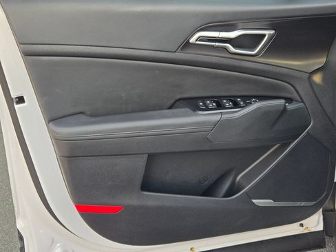 Used 2025 Kia Sportage EX w/ Premium Package FWD image 20