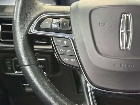 Used 2023 Lincoln Nautilus FWD w/ Premium Package image 16