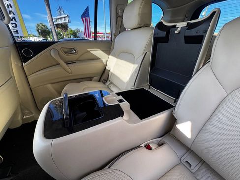 Used 2022 INFINITI QX80 Luxe w/ Cargo Package image 32