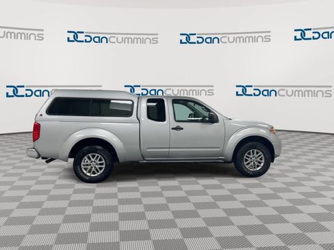 Used 2016 Nissan Frontier SV AWD/4WD image 9
