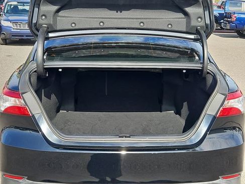 Used 2020 Toyota Camry LE image 7