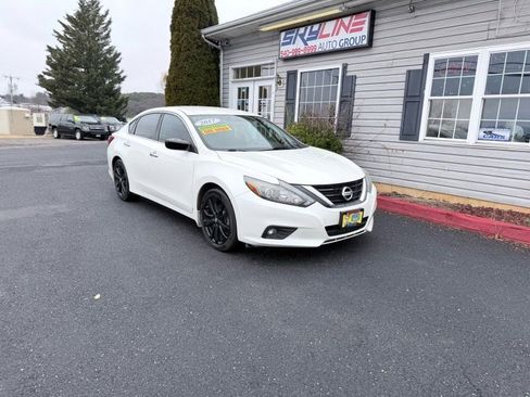 Used 2017 Nissan Altima 2.5 SR w/ Midnight Edition Package image 2