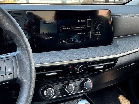 New 2025 Nissan Kicks SV image 6