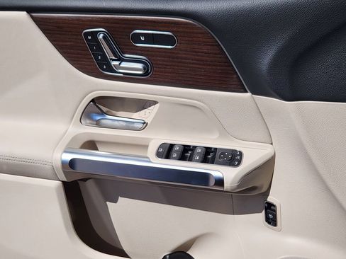 New 2026 Mercedes-Benz GLB 250 4MATIC image 22