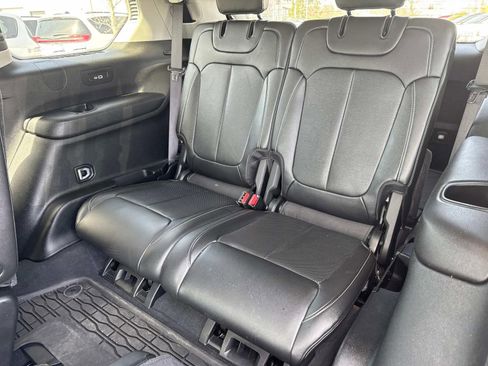 Used 2023 Jeep Grand Cherokee L Limited w/ Luxury Tech Group II image 16