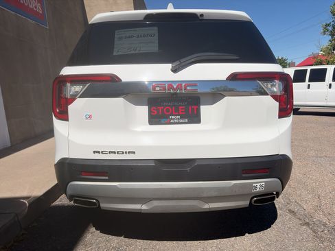 Used 2023 GMC Acadia SLT FWD image 9