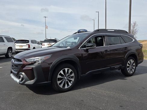 Used 2023 Subaru Outback Limited XT image 3