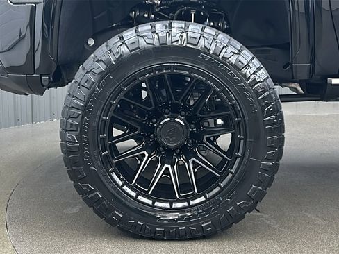 Used 2025 GMC Sierra 3500 Denali w/ Denali Reserve Package image 10