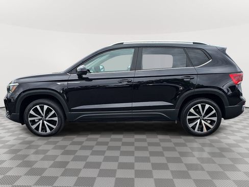 Used 2022 Volkswagen Taos SE FWD image 8