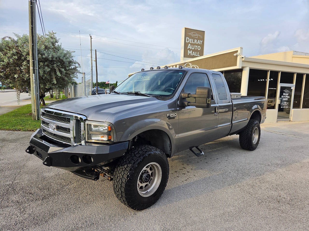 Used 2003 Ford F250 XLT AWD/4WD image 1