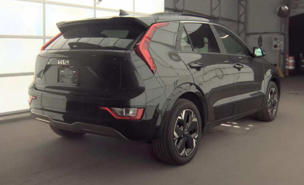 Used 2023 Kia Niro Wind w/ Wind Preserve Package FWD image 5