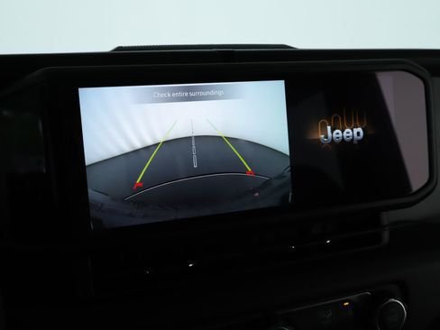 Used 2024 Jeep Wrangler Sport AWD/4WD image 11